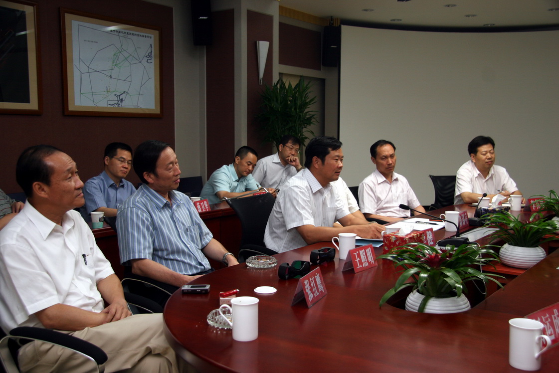 李健副局长到安技中心调研航行新技术研究验证平台建设情况-2